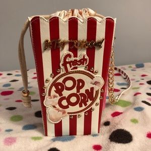 Betsey Johnson: BNWT Popcorn crossbody bag